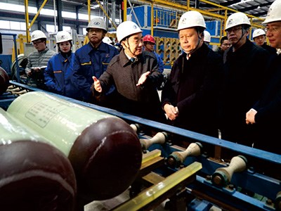 原衡陽市委書記、市人大常委會主任周農（湖南省人大常委會副主任、黨組成員、省總工會主席）視察金化高容，彭琪董事長現場陪同